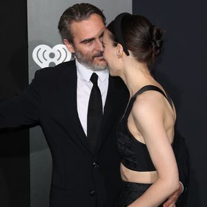 Selten: Joaquin Phoenix und Rooney Mara ganz innig auf Event