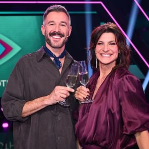 Fans finden es "cringe": Jochen Schropp rappt bei Promi-BB