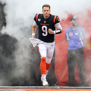 Dieser Quarterback ist jetzt bestbezahlter Spieler der NFL!