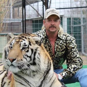 Joe Exotic hat sich im Gefängnis mit 33-Jährigem verlobt