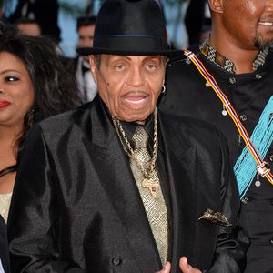 Angst vor Schlaganfall: Joe Jackson liegt im Krankenhaus