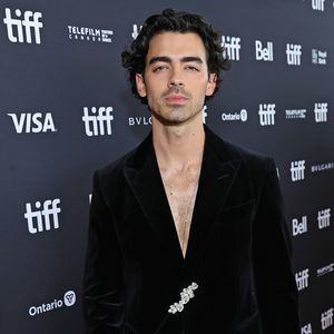 Nach Trennung: Joe Jonas mit Model im Privatjet unterwegs!