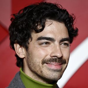 Joe Jonas empfand Dating nach Scheidung "beängstigend"
