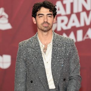 Nach großem Scheidungsdrama: Joe Jonas kann wieder lachen