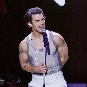 Herzschmerz wegen Trennung? Joe Jonas auf Konzert in Tränen