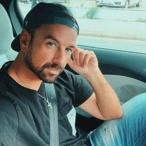 Premiere: Joel Brandenstein erster Live-Act bei "Unter uns"