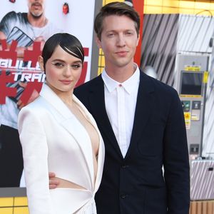 Joey King feiert vierten Jahrestag mit Verlobtem Steven!