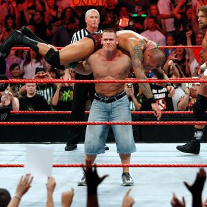 Fieser Fan: Randy Orton von Zuschauer attackiert!