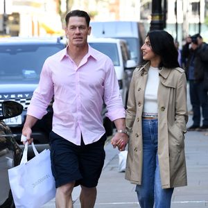 John Cena hält überraschend Händchen in der Öffentlichkeit