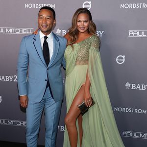 Baby ist da! Chrissy Teigens schönste Schwanger-Looks