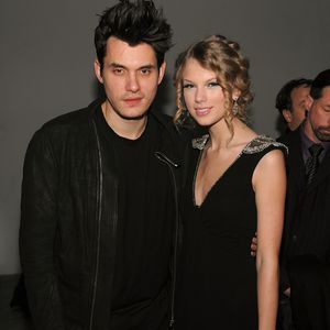 Fans sind sicher: Taylor Swift rechnet mit Ex John Mayer ab
