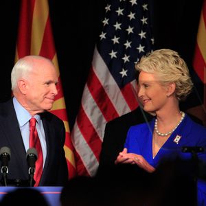 Große Anteilnahme: Promis trauern um US-Senator John McCain!