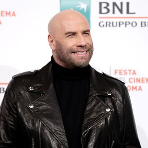 So bescheiden feiert John Travolta seinen 70. Geburtstag!