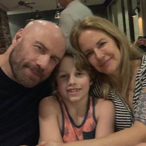 So erklärte John Travolta Sohn Ben den Tod seiner Mama Kelly