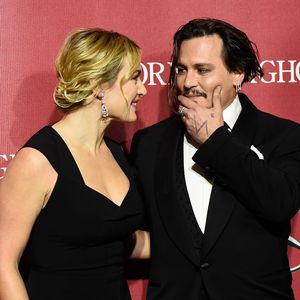 Wiedersehens-Freude: Johnny Depp & Kate Winslet umarmen sich