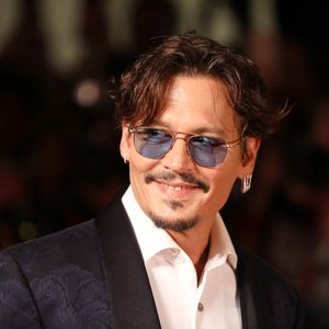 Überraschung: Johnny Depp feiert neuen Film als Regisseur
