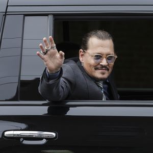 Gerichts-Lacher: Johnny Depp vermisst Fingerkuppe bis heute