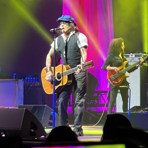 Mit Camille Vasquez und Co.: Johnny Depp feiert Tourauftakt