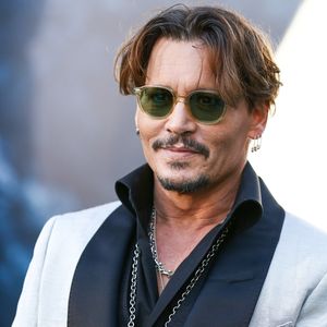 Daddy-Look: Foto zeigt grauen Johnny Depp in "Day Drinker"