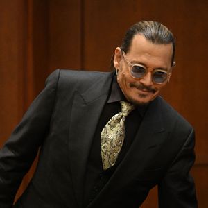Skurrile Zeugenaussage vor Gericht: Johnny Depp muss lachen