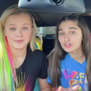 Damit offiziell? JoJo Siwa mit Avery Cyrus auf Red Carpet