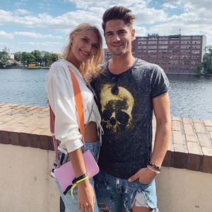 "Bin halt glücklich": So verliebt ist Dominik Bruntner