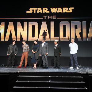 Der "The Mandalorian"-Cast bei der Disney+ Showcase Präsentation, 2019