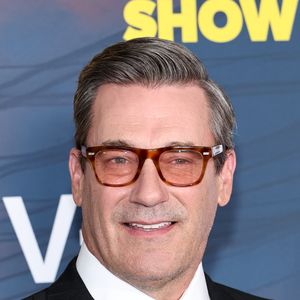 Jon Hamm zeigt nackte Tatsachen: Kein Po-Double nötig