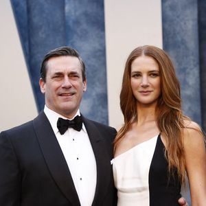 Jon Hamm turtelt mit seiner Verlobten auf der Oscar-Party!