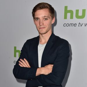 Für "Deutschland 83": Jonas Nay springt ins kalte Wasser