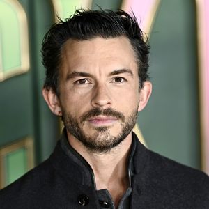 Möchte "Sexiest Man Alive" Jonathan Bailey Papa werden?