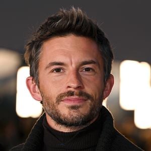 Jonathan Bailey wurde zum "Sexiest Man Alive" ernannt