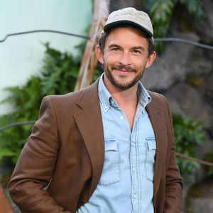 "Bin verfügbar": Jonathan Bailey ist wohl wieder Single