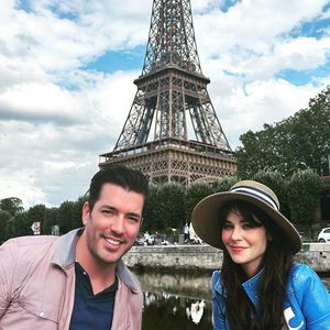 Nach Verlobung: Jonathan & Zooey Deschanel turteln in Paris