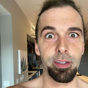 Bart ab: "Queer Eye"-Jonathan trennt sich von Markenzeichen