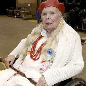 Debüt nach Aneurysma: Joni Mitchell singt bei den Grammys