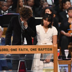 Ariana & Co.: Erste Bilder von Aretha Franklins Trauerfeier