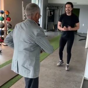 Süßer Throwback: Jorge Gonzalez und 98-jähriger Papa tanzen!