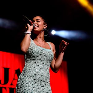 Kurvige Jorja Smith: Hater reden ihr Schwangerschaft ein!