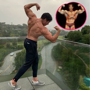 Papa-Kopie: Arnies Sohn macht legendäre Muskel-Pose nach!