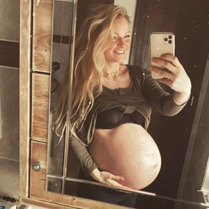 "Zirkuszelt": Josephine Welsch passen keine Leggings mehr