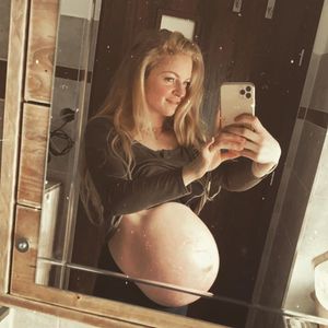 Nach Zwillingsgeburt: Josephine Welsch ist wieder zu Hause