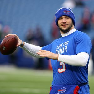 Nach Verlobung: Josh Allen steht wieder auf dem Platz