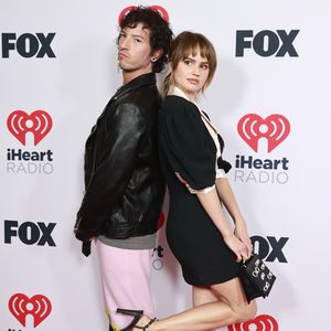 Red Carpet: Josh Dun und Frau erstmals als Ehepaar bei Event