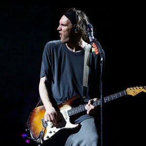 Konzert abgesagt: "Red Hot Chili Peppers"-Sänger in Klinik!