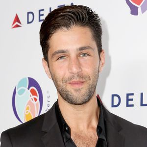 Erstes Vater-Sohn-Pic: Josh Peck kuschelt mit Baby Max Milo!