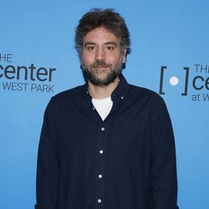 Josh Radnor spricht über die Distanz zu seinen Co-Stars