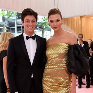 Süße News: Karlie Kloss und Joshua Kushners Baby ist da!