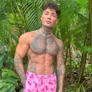 Hatte Josua während "Ex on the Beach" etwa eine Freundin?