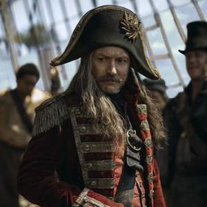 "Peter Pan & Wendy": So cool ist Jude Law als Kapitän Hook